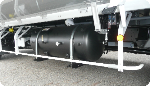 床下にタンクを吊りたい