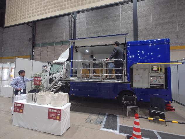 電動なのでエンジン音や排ガスなし！室内稼働もOK！